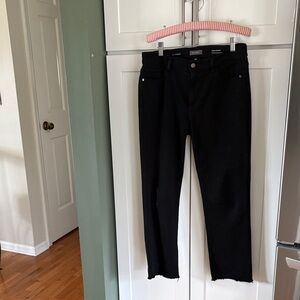 DL1961 Black Cropped Ankle Jeans